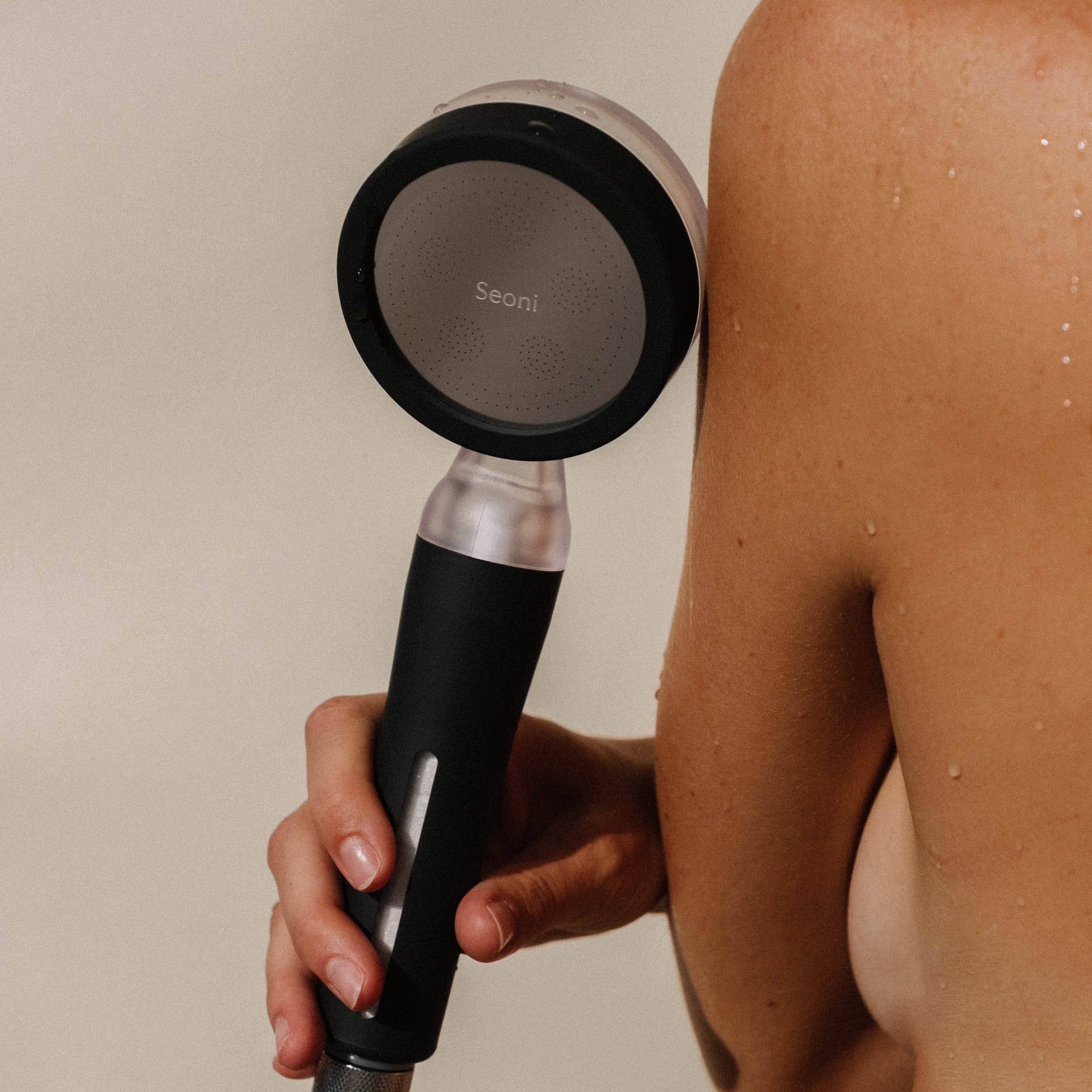 seoni-pommeau-douche-cheveux-doux